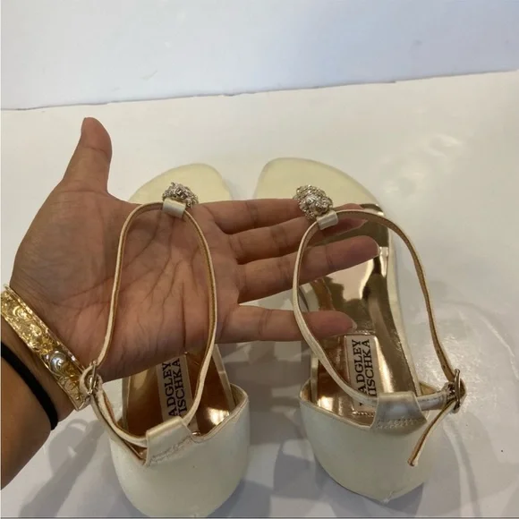 Badgley mischka rhinestone t-strap gladiator Sandals Flip Flops - Picture 7 of 10